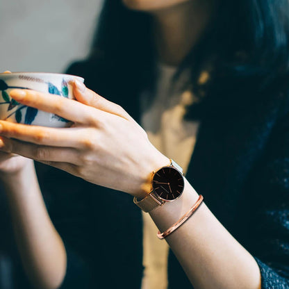 Montre quartz Minimaliste - HANNAH MARTIN (inclus en cadeau un Bracelet)
